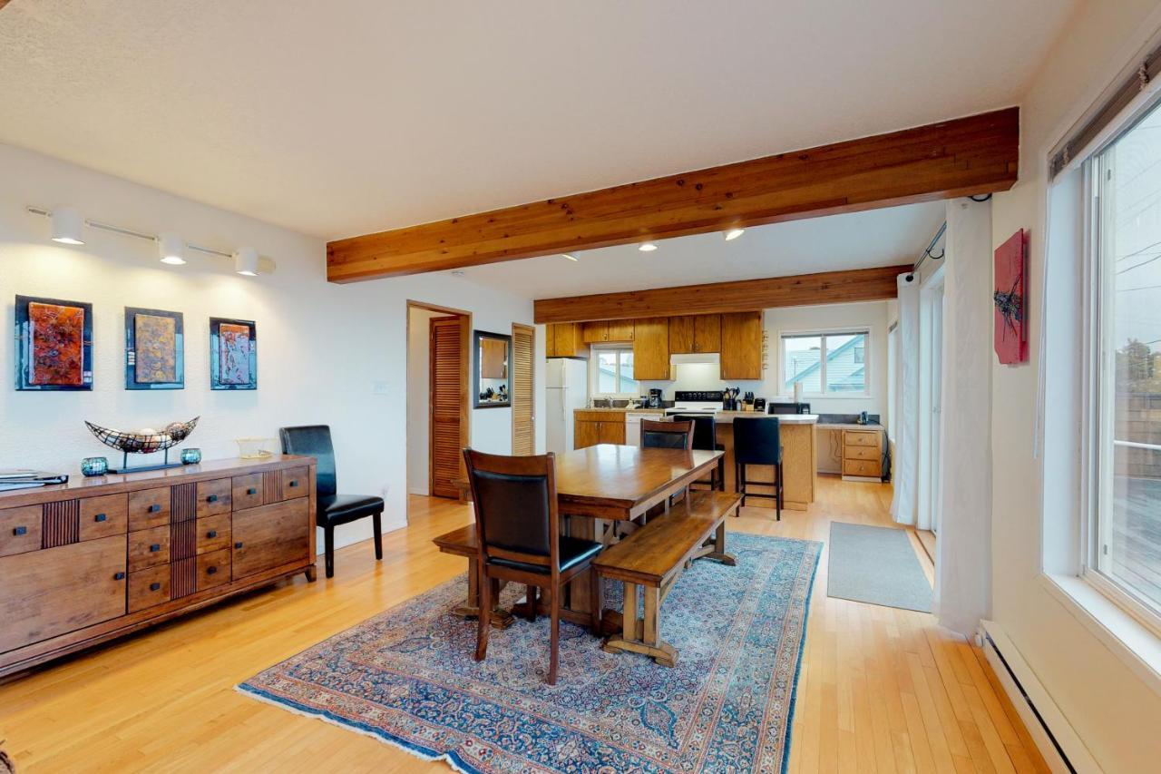 Newport'S Cypress Oceanview Home Екстериор снимка