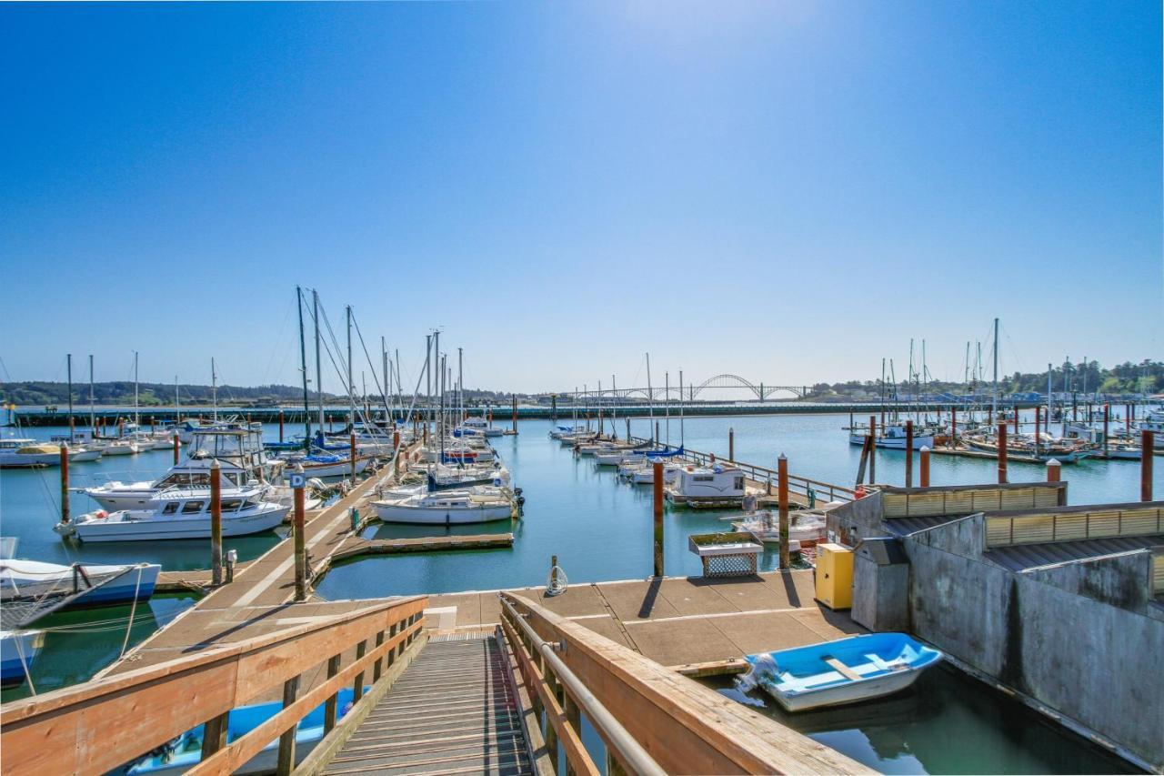 Newport'S Cypress Oceanview Home Екстериор снимка